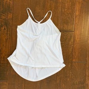 White fabletocs tank. Sz medium